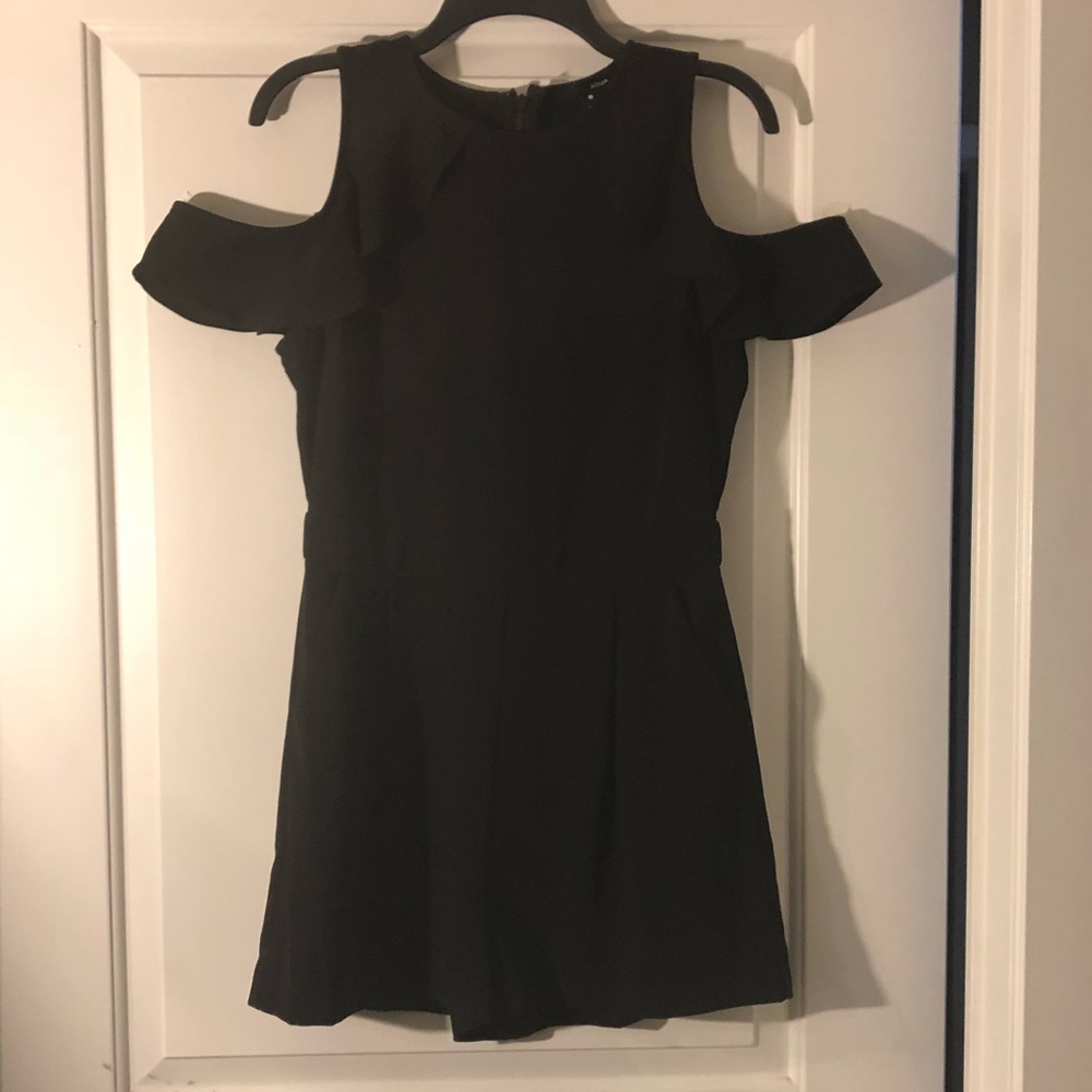 Aqua Ruffled Cold-Shoulder Romper - Med/Black